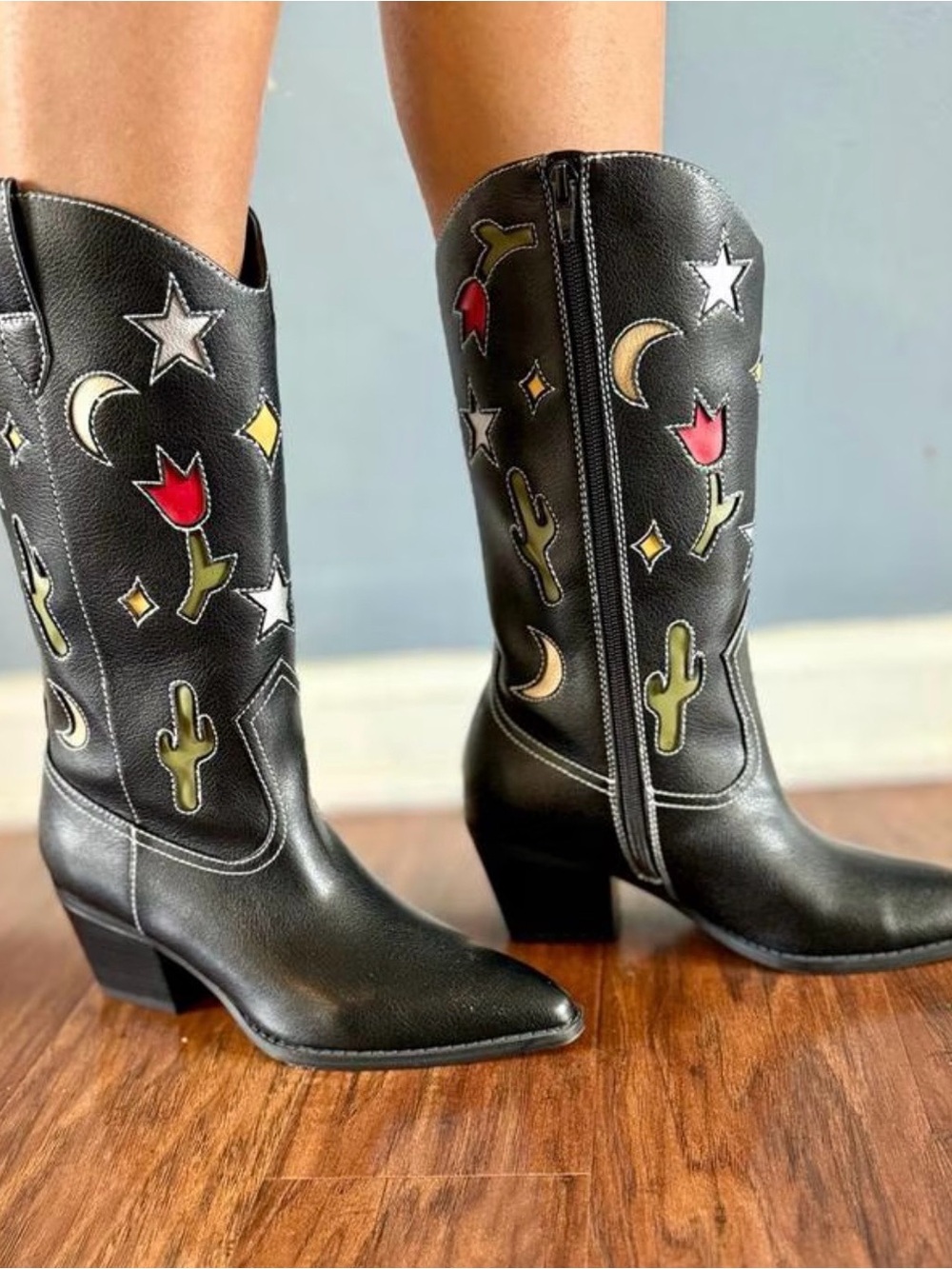 No Boundaries Western Cowboy Boots Embroidered Cactus Moon Star Womens Siz6 NWOT